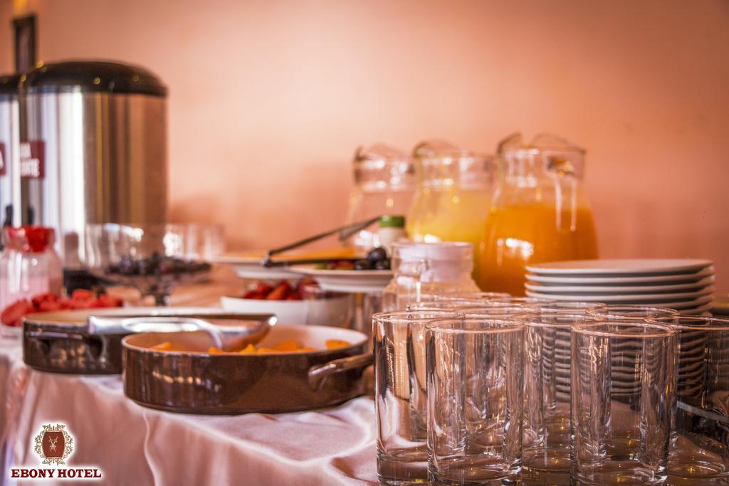 Ebony Hotel Huaraz  Bagian luar foto