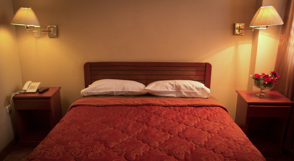 Ebony Hotel Huaraz  Bagian luar foto
